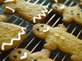 Christmas Gingerbread Man Wallpaper (click to view)