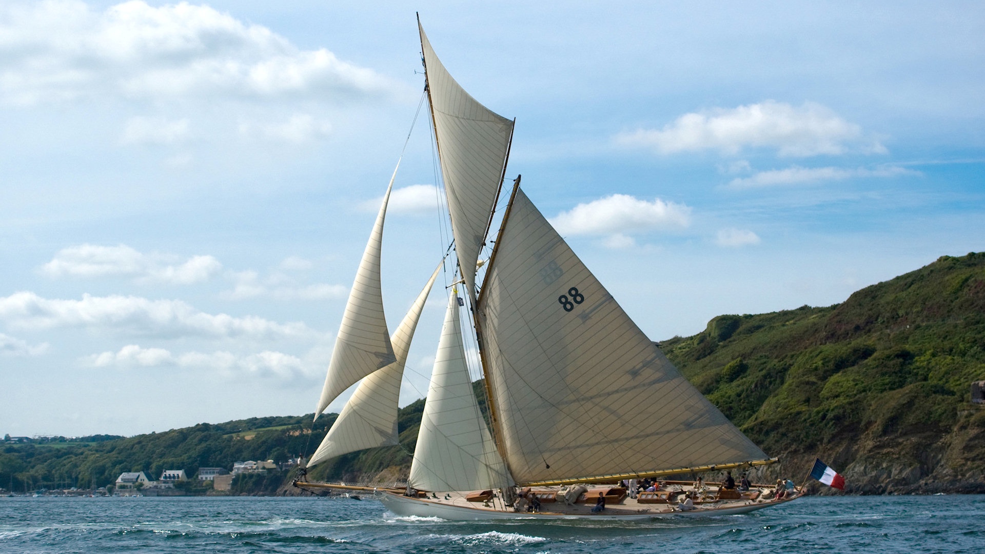Sailing Wallpaper